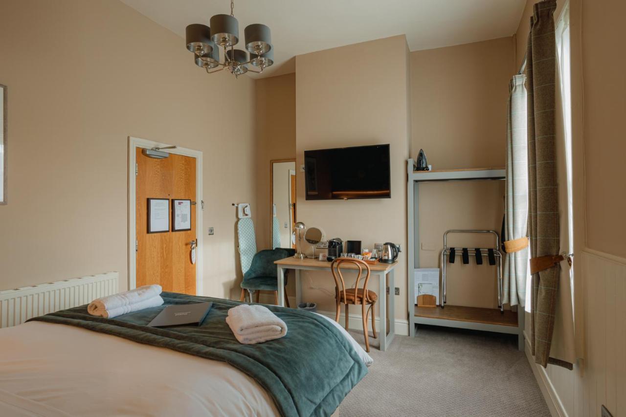 Hotel The Bell à Solihull Extérieur photo